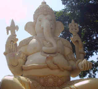 Indische Götter - Ganesha Statue